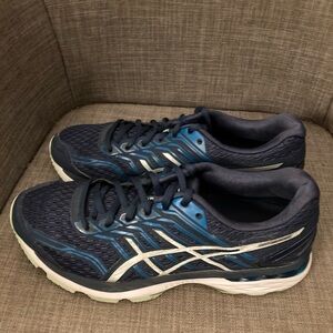 ASICS Women’s GT-2000 5 FluideRide Dynamic DuoMax Running Shoes Size 8.5